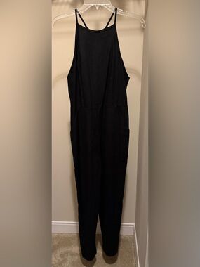 Women's Urban Outfitters Linen Blend Halter Jumpsuit Size 8 Excellent Condition